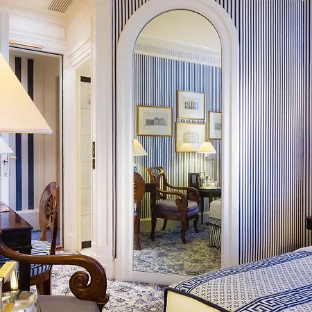 Le Dokhan's Arc De Triomphe, A Tribute Portfolio 5* Paříž