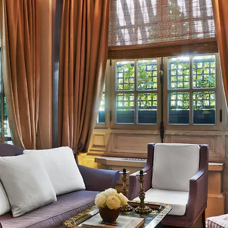 Le Dokhan's Arc De Triomphe, A Tribute Portfolio Hotel