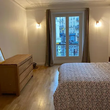 Well Located 3-room In The Center Of Apartment
