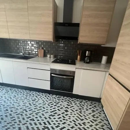 Moderne 2 5 Voyageurs * París