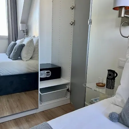 5 Stars 2-br In Center , Air Conditioner , Elevator *