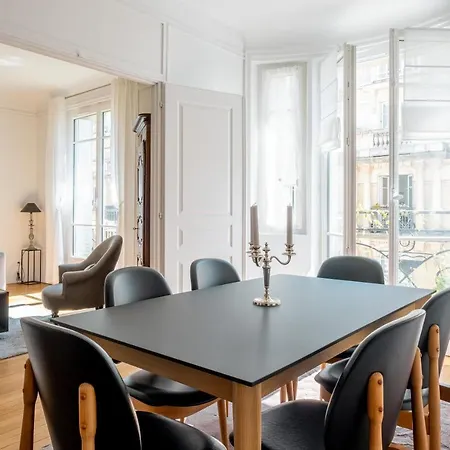 Veeve - Illuminating Light * Paris