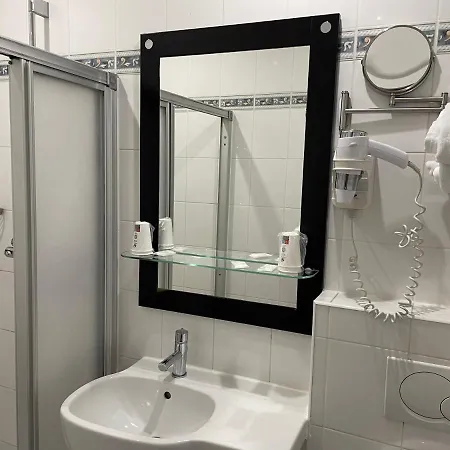 Hipotel Lilas Gambetta Paris