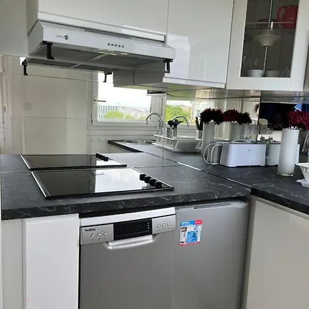 In With View, 15min Direct To Center Apartment *