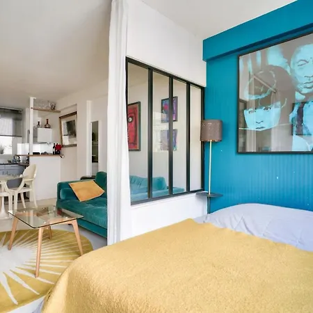 Adorable Studio In The Heart Of Paris