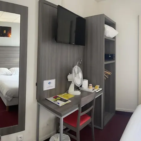 Hipotel Lilas Gambetta Hotel 3*