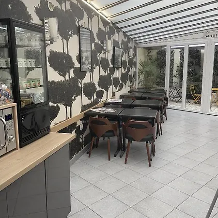 Hotel Hipotel Lilas Gambetta Paris