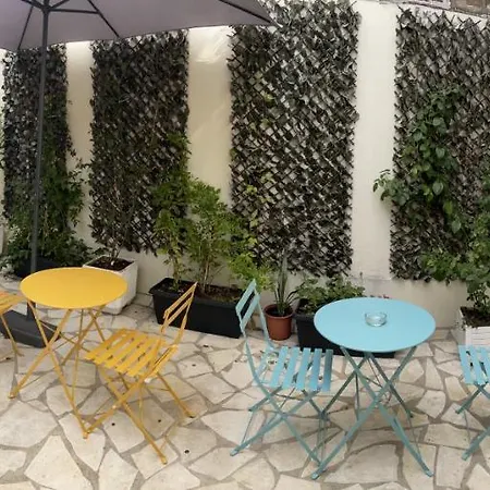 Hipotel Lilas Gambetta Hotel Paris