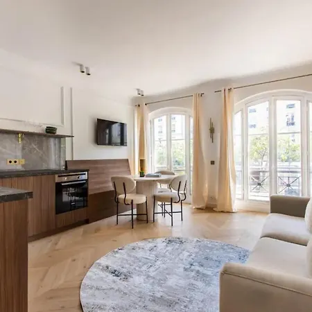Apartment Central&spacious 2bd For 6
