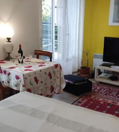Apartment Central Calme Totale Standing Buttes Chaumont