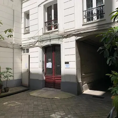 Apartment Haussmanannien Cosy - Republique