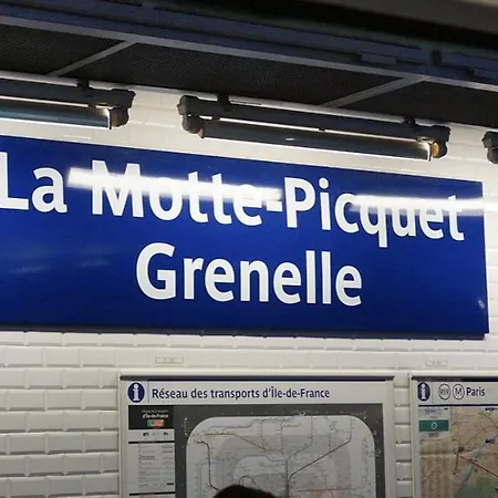 Tour Eiffel Motte Picquet Fremicourt