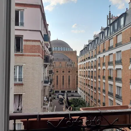 Un Typique Parisien / A Typical Parisian * Paris