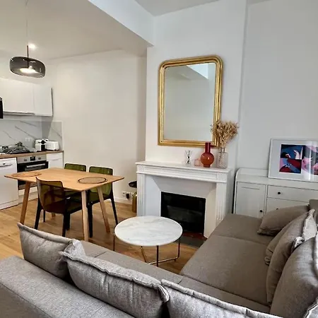 Cozy In Center Appartement Parijs