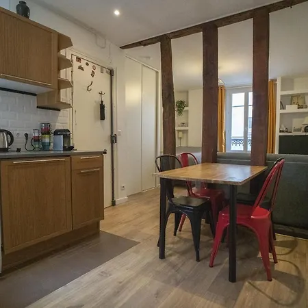 Charming Quiet Studio In The Heart Of Montmartre