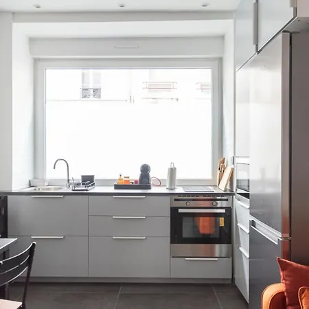 Spacious And Comfortable In 17th Appartement Paris
