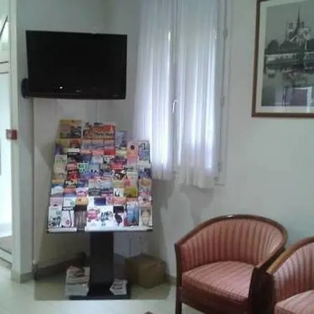 Hotel Hipotel Lilas Gambetta Paris