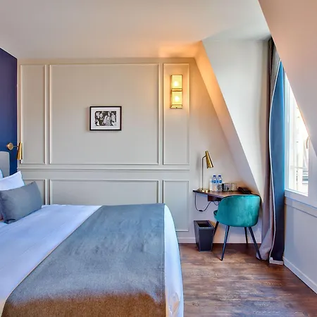 Отель Bervic Montmartre Париж