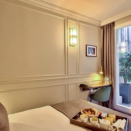 Bervic Montmartre Отель *