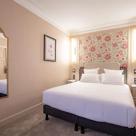 Elsa, Hotel Paris