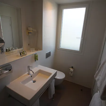 Paris-auteuil By Ihg 3* Paris