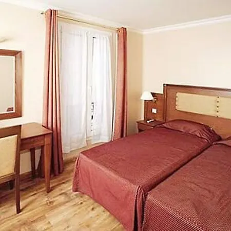 121 Paříž
