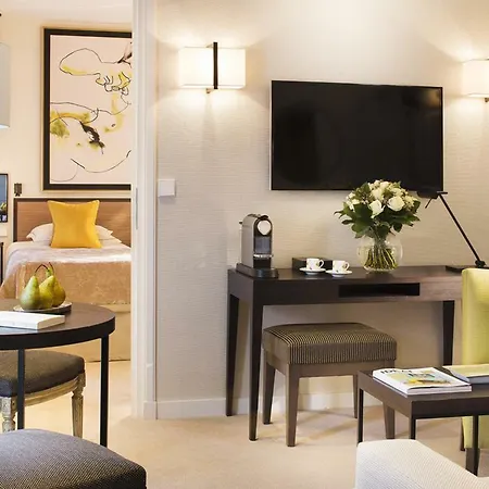 Hotel Balmoral Champs Elysees Paris