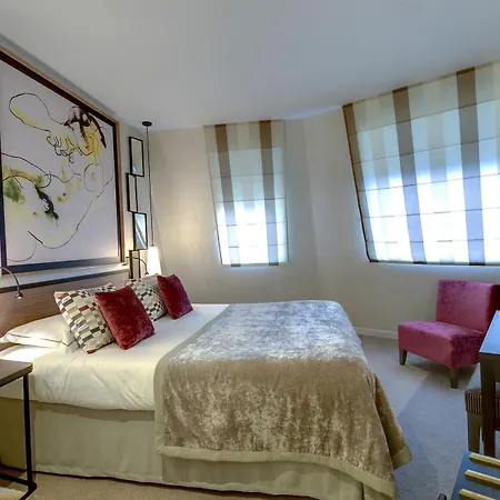 Hotel Balmoral Champs Elysees 4*