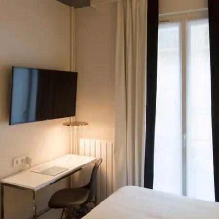 Hotel Nouvel Eiffel 3*