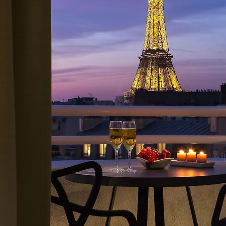 מלון דירות Citadines Tour Eiffel 4*