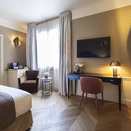 Hotel Foch 4*