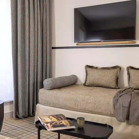 Otel Toujours & Paris