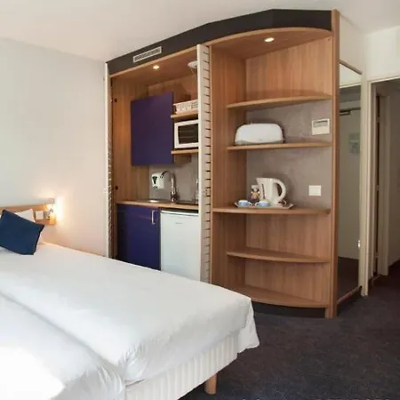 Canal Hotel 3*