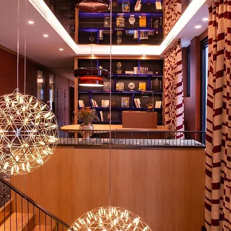 Yllen Eiffel Hotel Paris