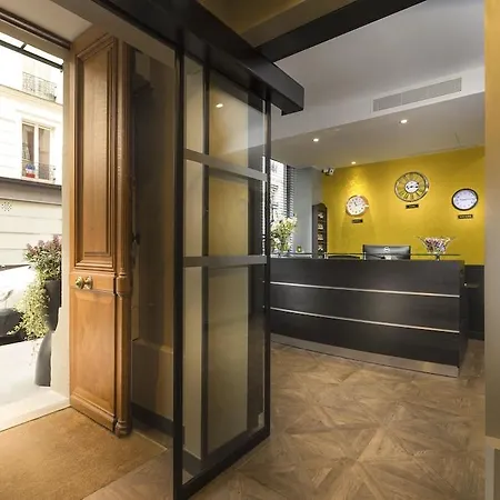 International 3* Paris