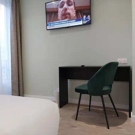 B Square Hotel 3*