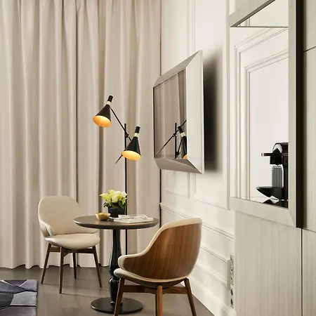 La Clef Champs-élysées By The Crest Collection Hotel Paris
