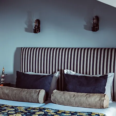Hotel Maison Saintonge 4*