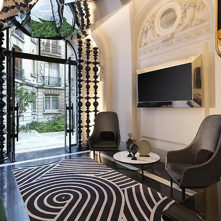 La Clef Champs-élysées By The Crest Collection Paris