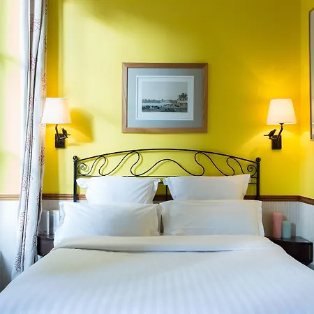 Le Relais Saint Sulpice Hotel 4*