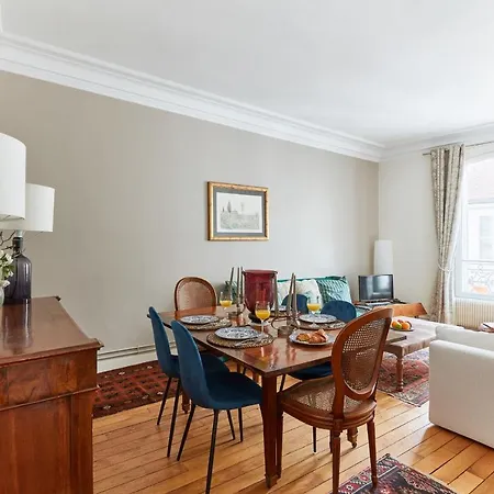 Apartment Heart Of Montmartre - Paris