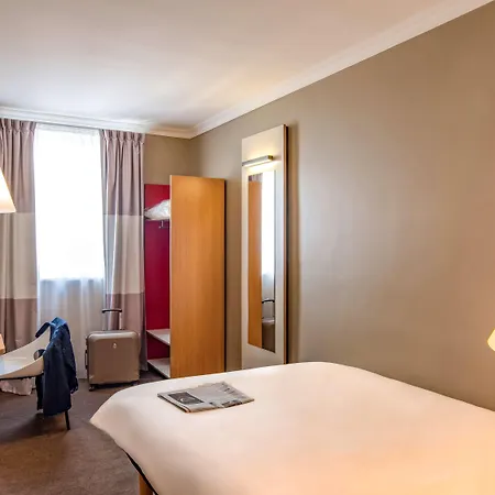 Hotel Ibis Tour Montparnasse 15eme 3*