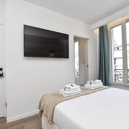 Cosy Bedroom - Tour Eiffel Champs De Mars