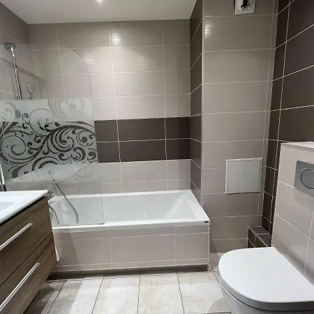 Spacious & Modern Flat Close To Parc Monceau * París