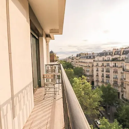 Luxuriousflat#victorhugo#trocadero#vieweffeiltower * パリ