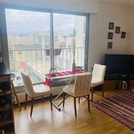 Homestay Private Only, Spacious In A Lovely Central アパート パリ