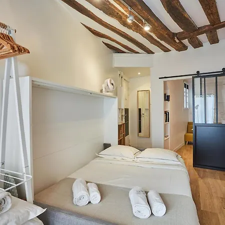 Studio Le Marais Renove / Historique 公寓