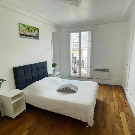 Tour Eiffel Volontaire Apartment Paris