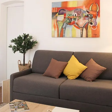 Cozy And Practical Cocoon At The Heart Of * París
