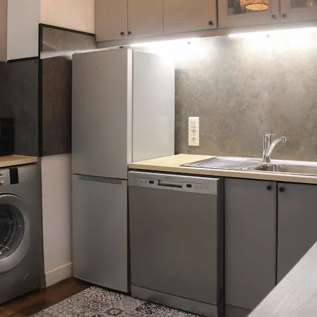 Cozy And Practical Cocoon At The Heart Of París
